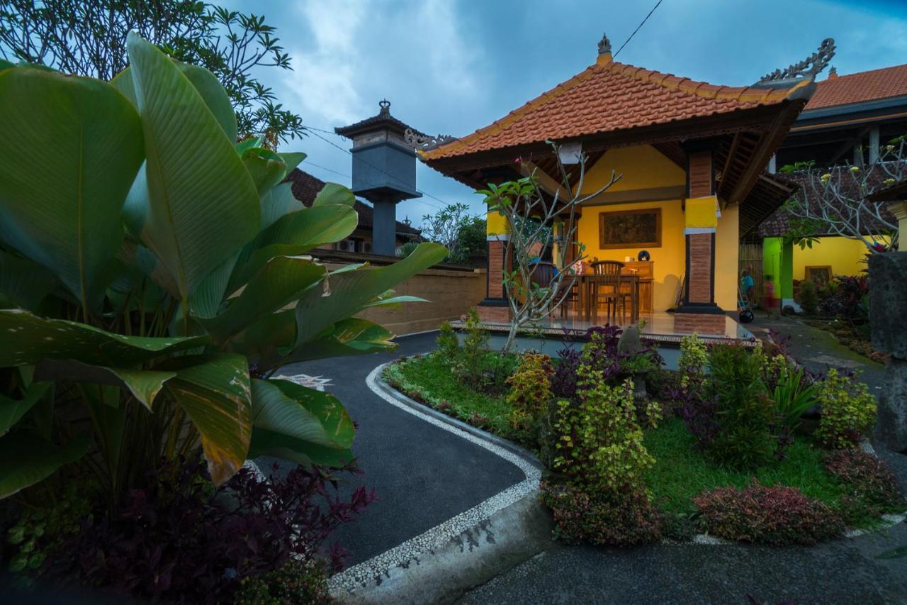 Omank Agus Homestay ウブド エクステリア 写真
