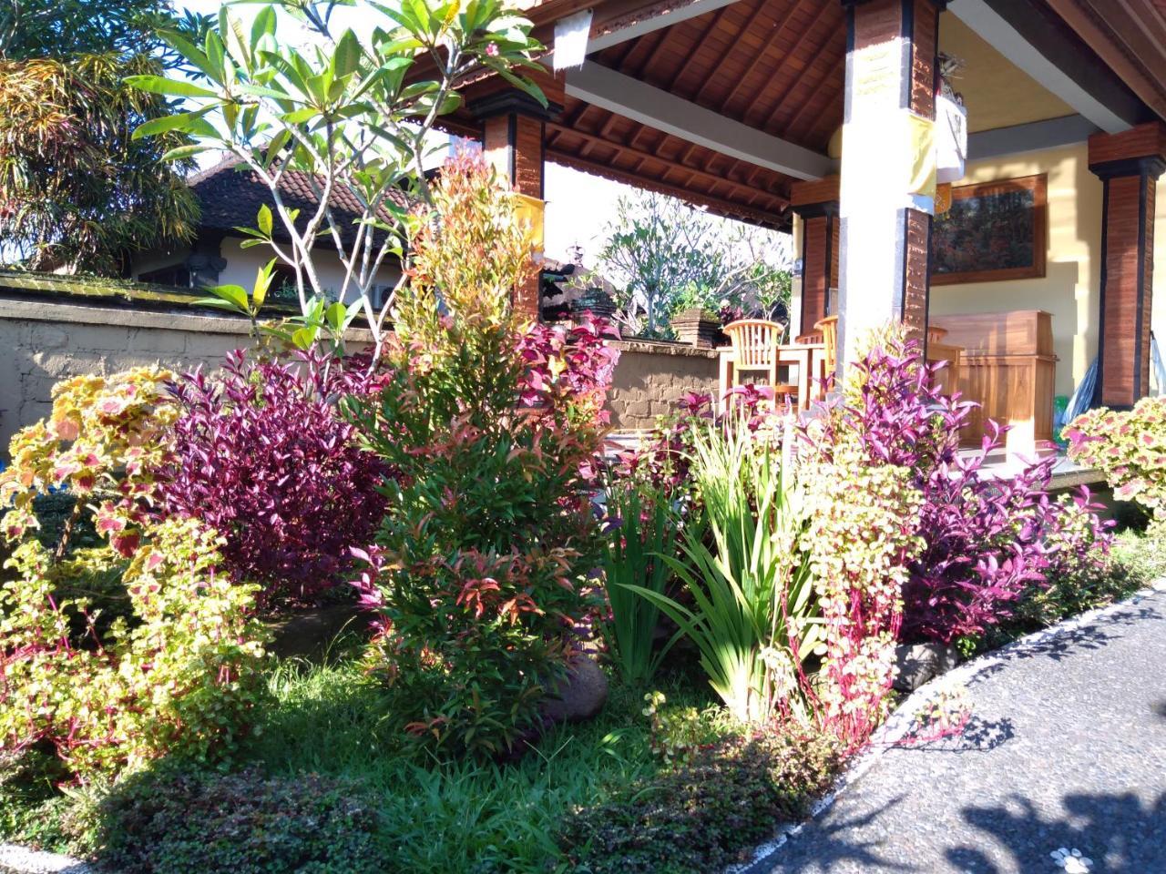 Omank Agus Homestay ウブド エクステリア 写真